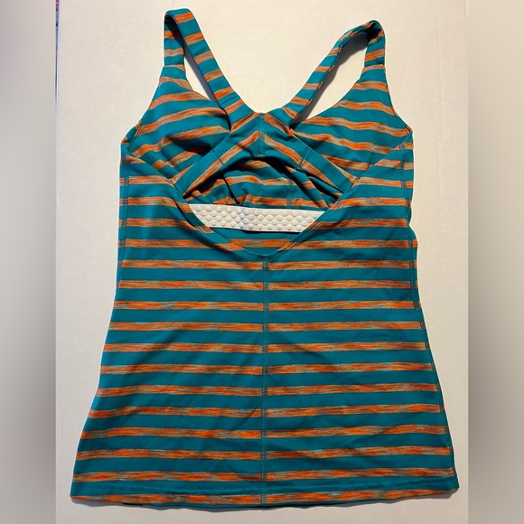 Women’s The North Face Workout Tank Top - Picture 2 of 3